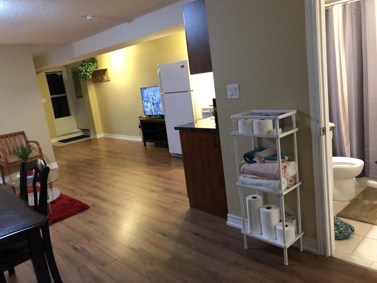Spacious 2 Bedroom Guest Suite Toronto Ngoại thất bức ảnh