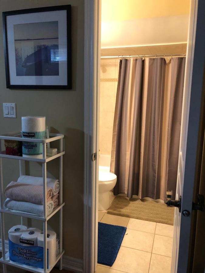 Spacious 2 Bedroom Guest Suite Toronto Ngoại thất bức ảnh