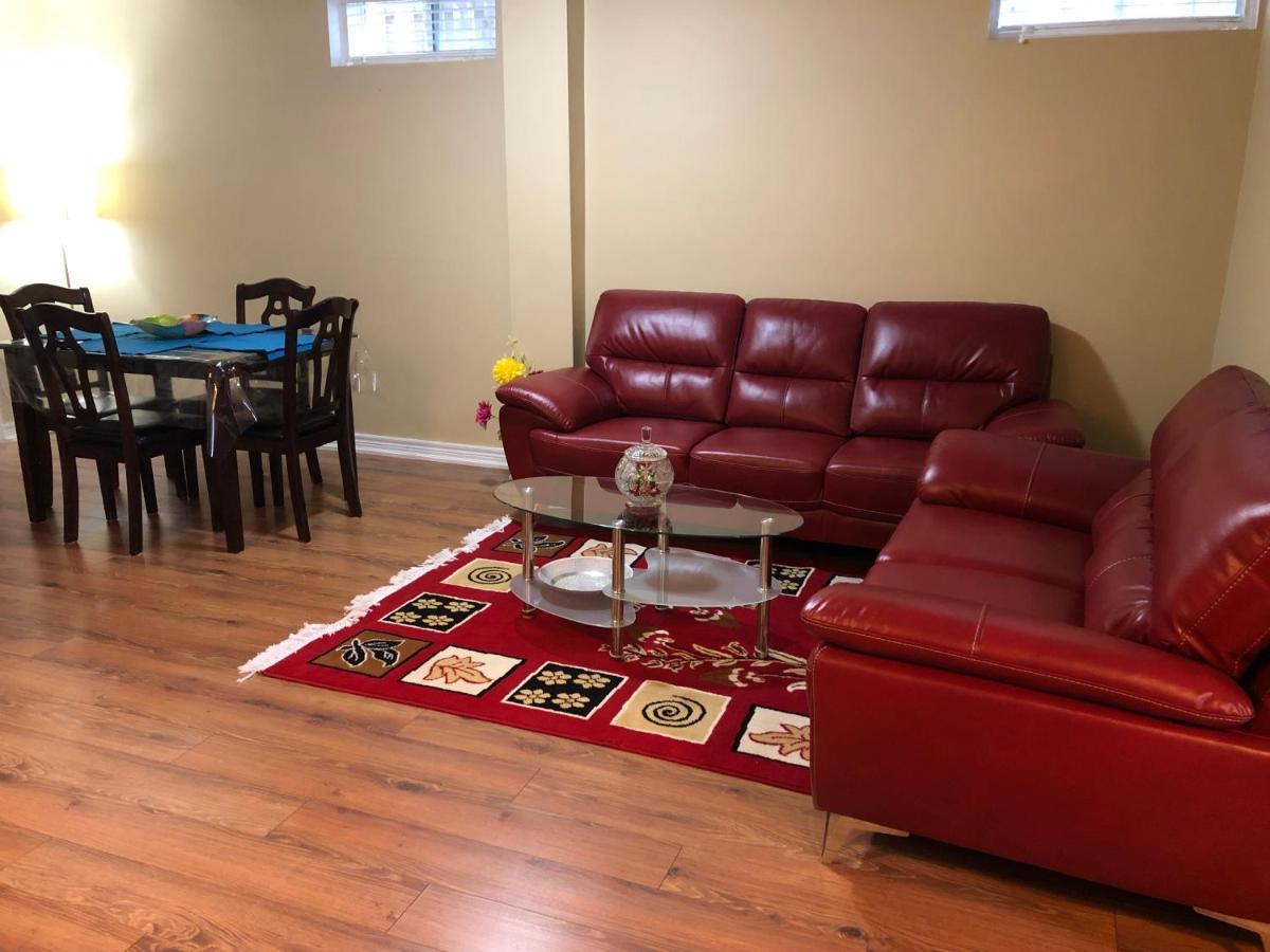 Spacious 2 Bedroom Guest Suite Toronto Ngoại thất bức ảnh