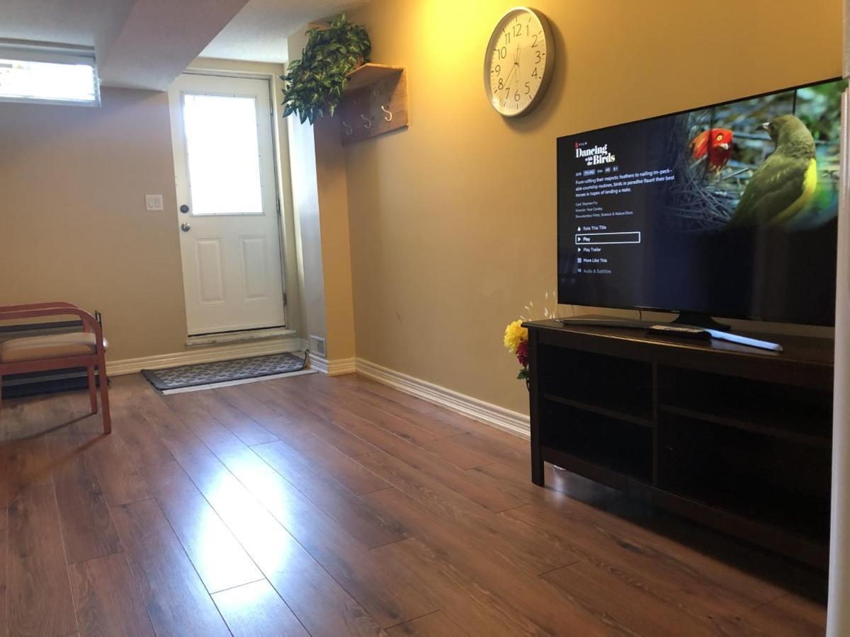 Spacious 2 Bedroom Guest Suite Toronto Ngoại thất bức ảnh
